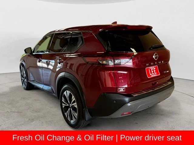 Used 2021 Red Nissan SV image 3