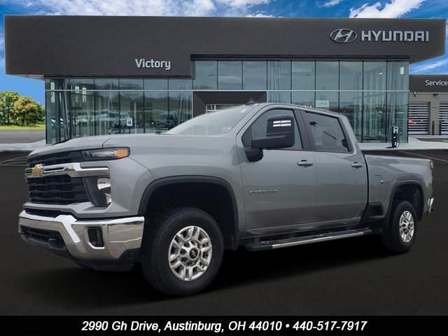 Used 2025 Gray Chevrolet LT image 1