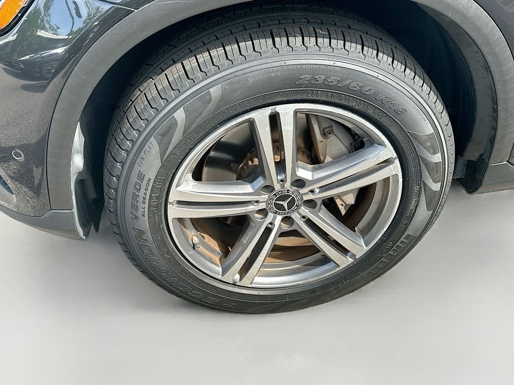 Used 2022 Gray Mercedes-Benz GLC 300 image 31