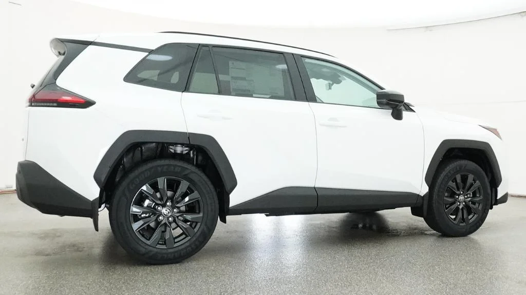 New 2026 Ice Cap Toyota XLE Premium image 3