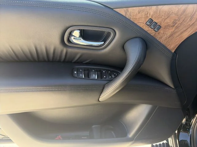 Used 2022 Black Nissan SL image 16