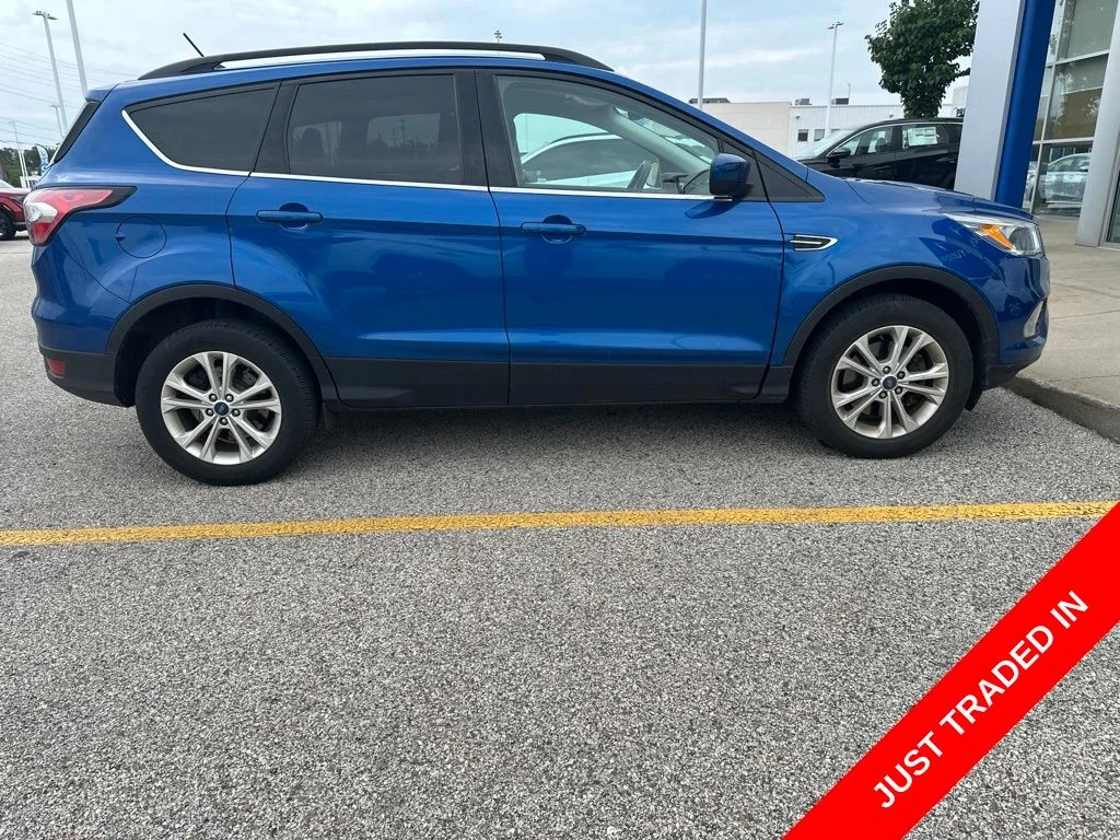 Used 2018 Blue Ford SE image 5