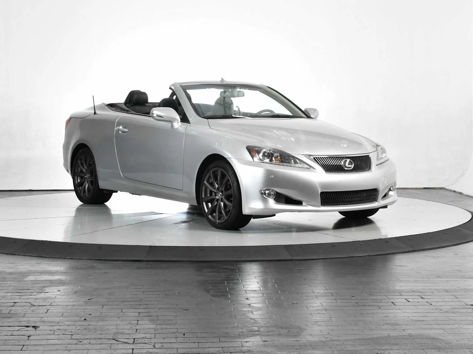 Used 2015 Silver Lining Metallic Lexus  image 10