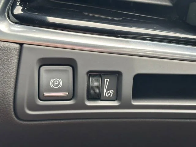 Used 2024 Crystal White Tricoat Cadillac Sport image 32