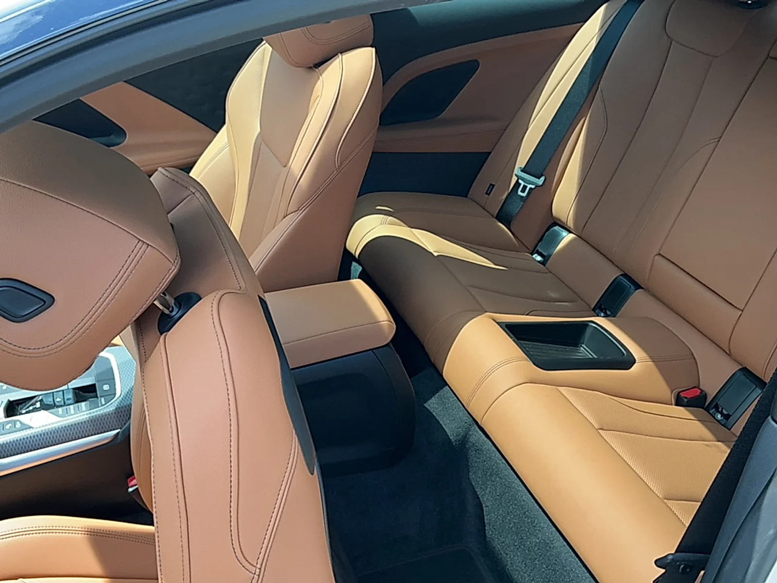 Used 2024  BMW i image 15