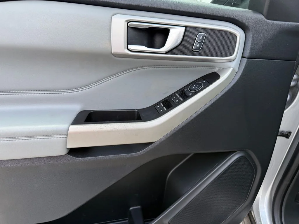 Used 2021 Silver Ford XLT image 5