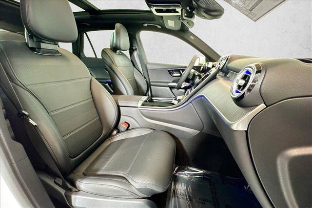 New 2026 Polar White Mercedes-Benz GLC 300 image 56