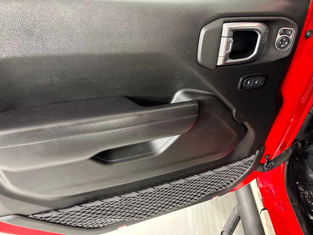 Used 2023 Red Jeep Rubicon image 27