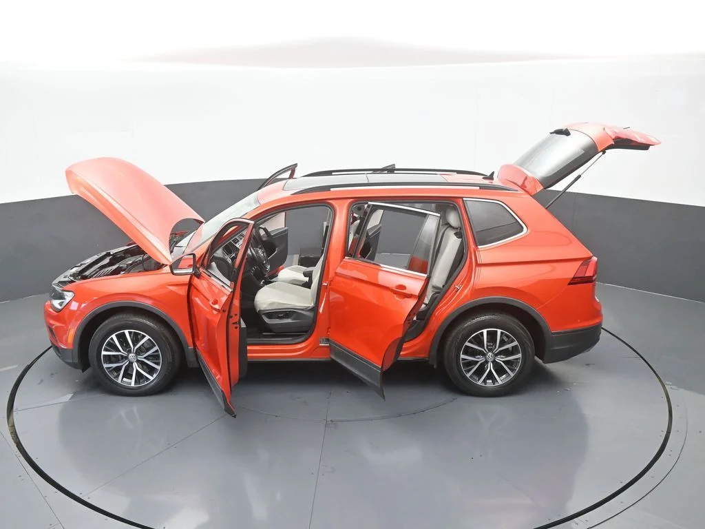 Used 2019 Orange Metallic Volkswagen 2.0T SE image 66