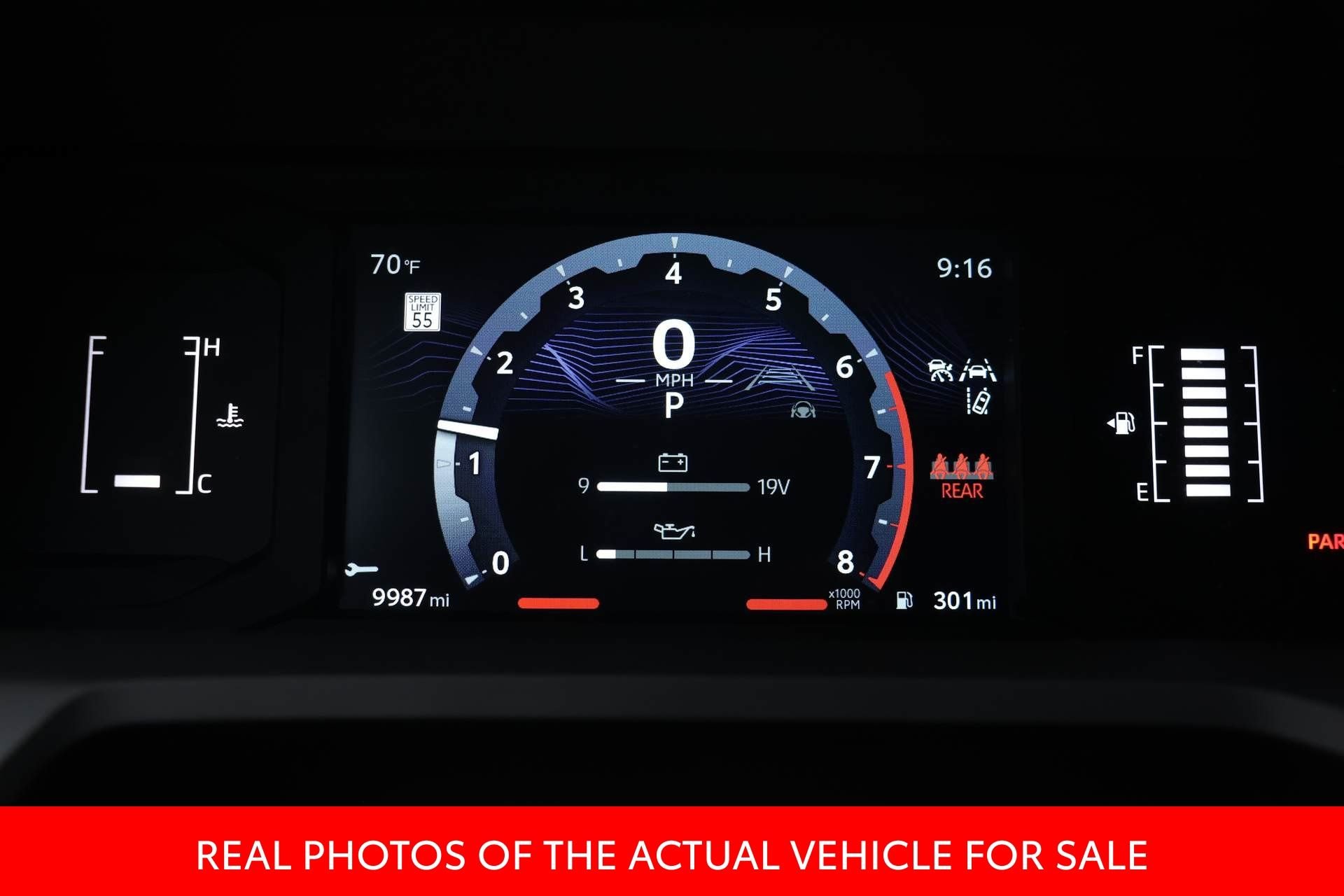 2025 Toyota Tacoma SR5 - Photo 17