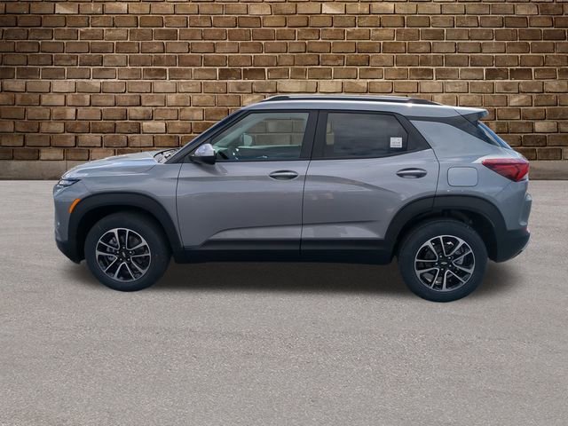 2025 Chevrolet Trailblazer LT photo 2