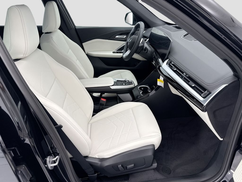 Used 2026 Jet Black BMW xDrive28i image 19
