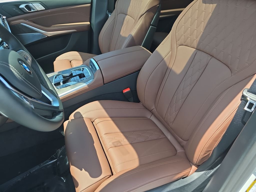 New 2027 Mineral White Metallic BMW xDrive40i image 12