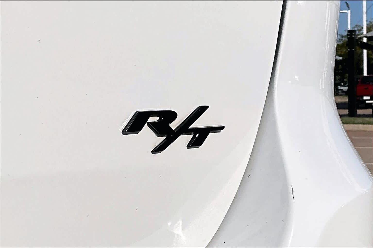 Used 2022 White Knuckle Clearcoat Dodge R/T image 10