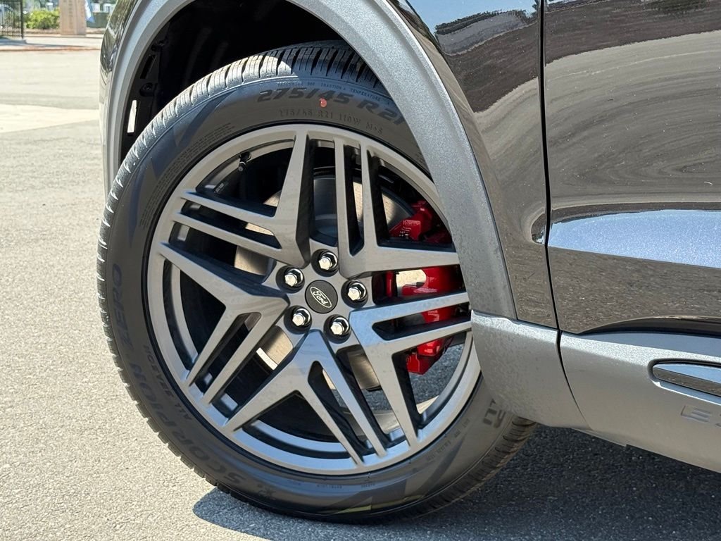 New 2026 Agate Black Metallic Ford ST-Line image 16