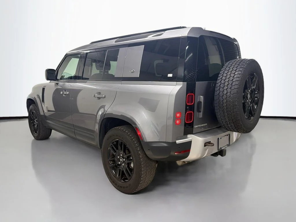 Used 2023 Gray Land Rover Standard image 3