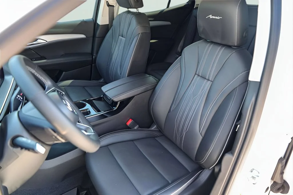 Used 2024 White Frost Tricoat Buick Avenir image 10