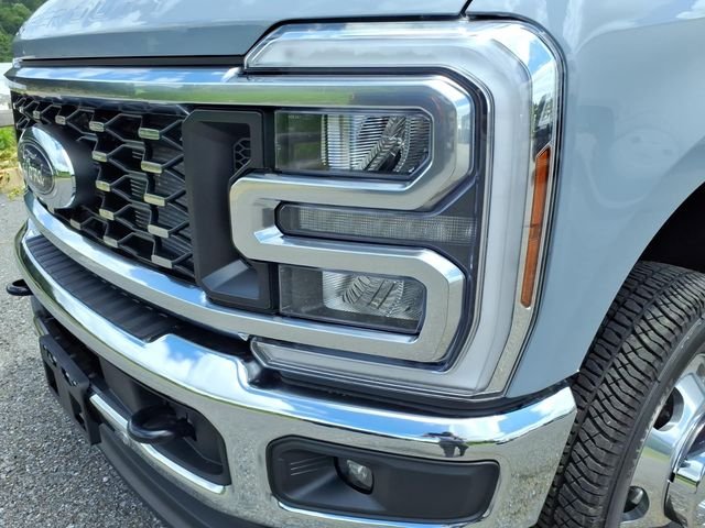 New 2026 Glacier Gray Metallic Tri-Coat Ford F-350® Lariat® image 5