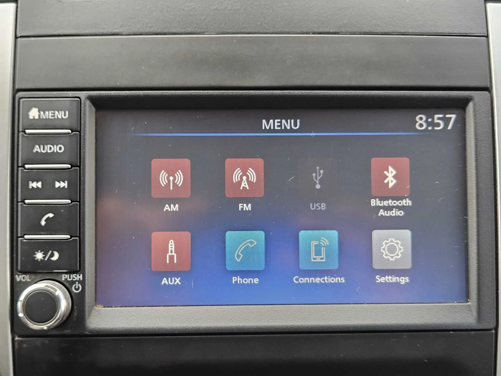 Used 2020 Glacier White Nissan S image 11