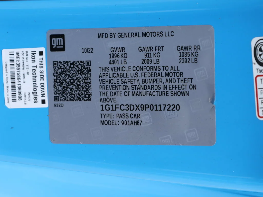 Used 2023 Blue Chevrolet 2LT image 37