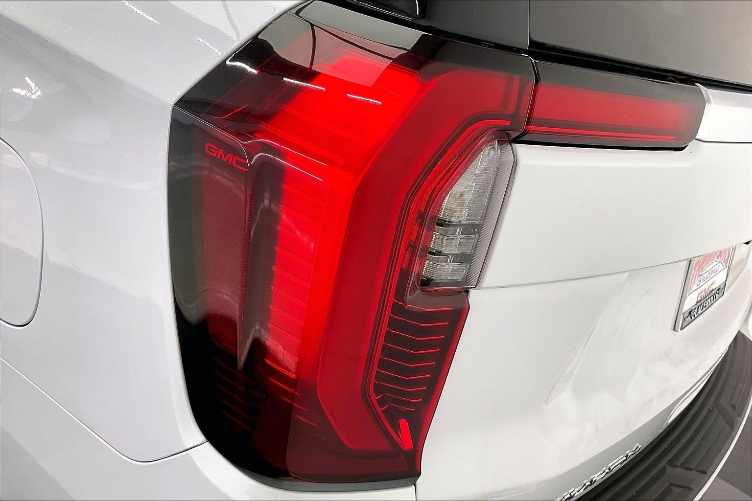 2026 GMC Yukon XL Denali - Photo 16