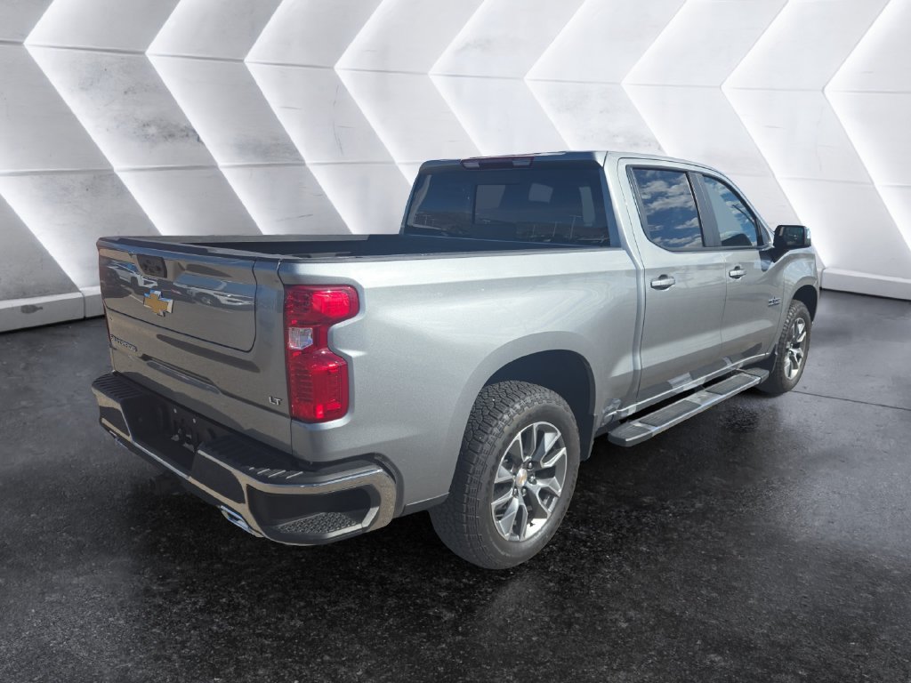 Used 2026 Gray Chevrolet LT image 4