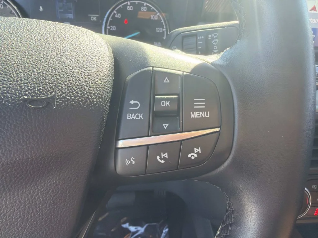 Used 2024  Ford Lariat image 19