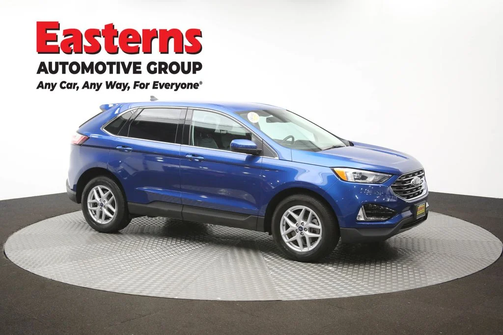 Used 2021 Blue Ford SEL image 46