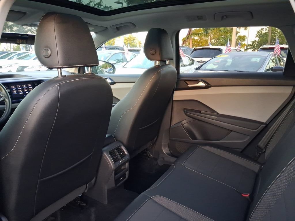 Certified Used 2022 Gray Volkswagen 1.5T SE image 12