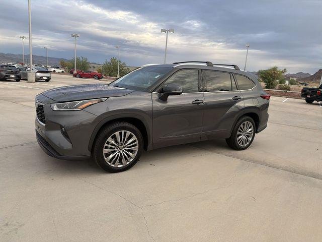 Certified Used 2021 MAGNETIC GRAY MET. Toyota  image 8