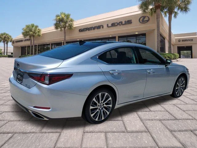 Used 2019 Silver Lexus 350 Luxury image 4