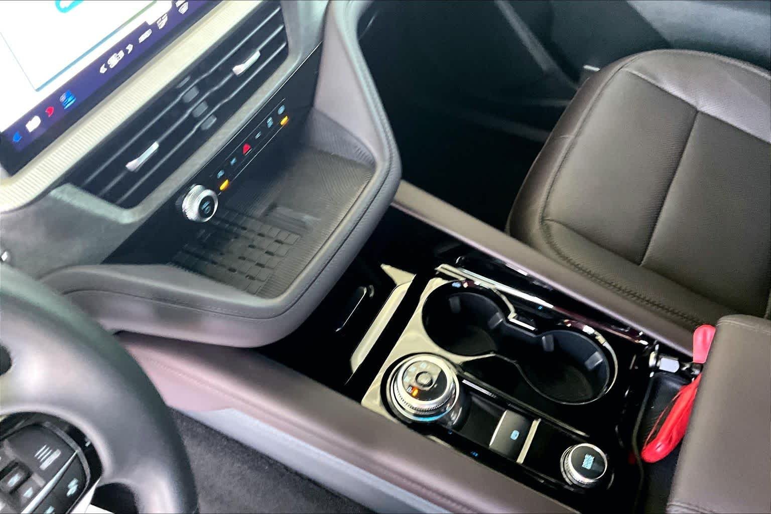 Used 2025 Carbonized Gray Metallic Ford Platinum image 17