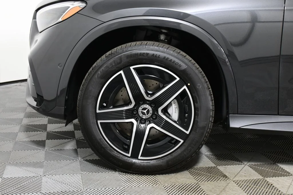 Used 2026  Mercedes-Benz GLC 300 image 11