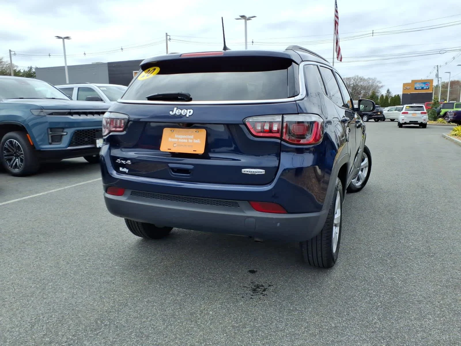 Certified Used 2020 Jazz Blue Pearlcoat Jeep Latitude image 8