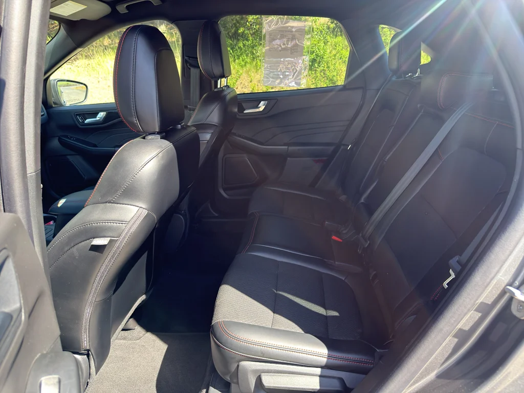 2025 Ford Escape ST-Line - Photo 13