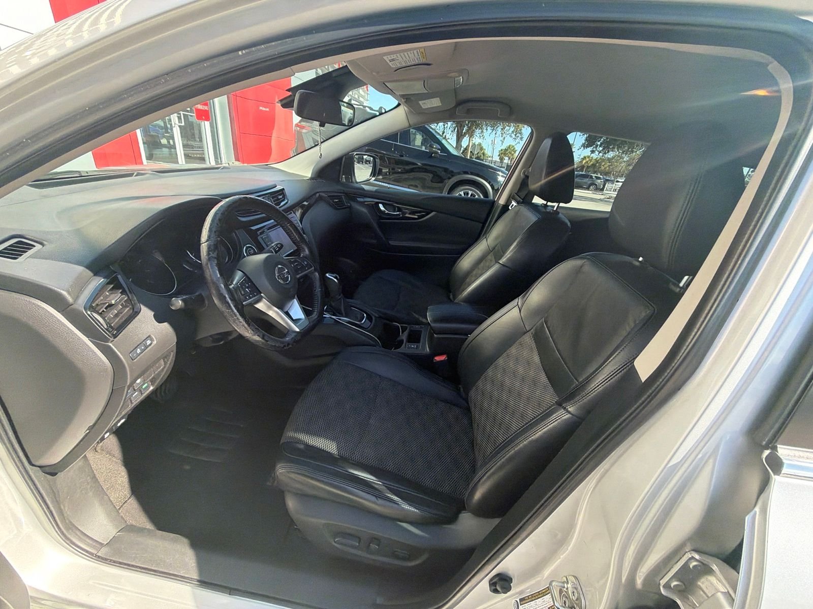 Used 2022 Brilliant Silver Metallic Nissan SV image 7