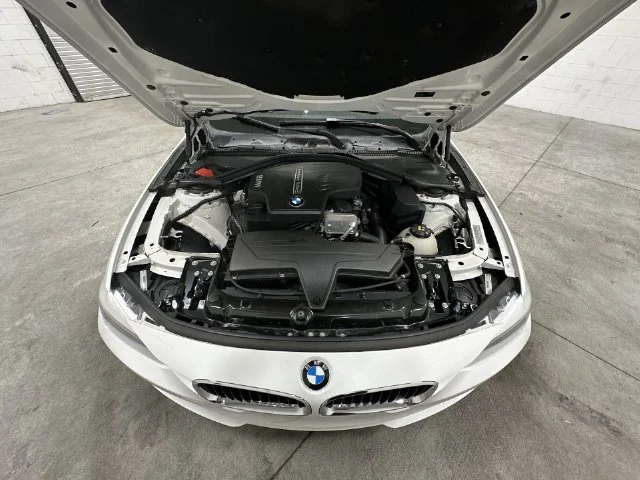 Used 2015 Alpine White BMW 320i image 18