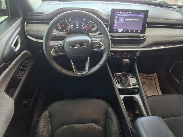 Used 2023 Gray Jeep Latitude Lux image 7