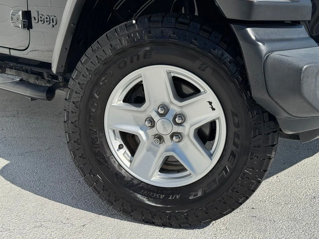Used 2020 Black Jeep Sport image 6