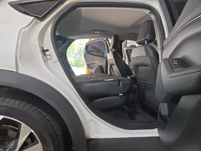 Used 2024 White Ford Select image 39