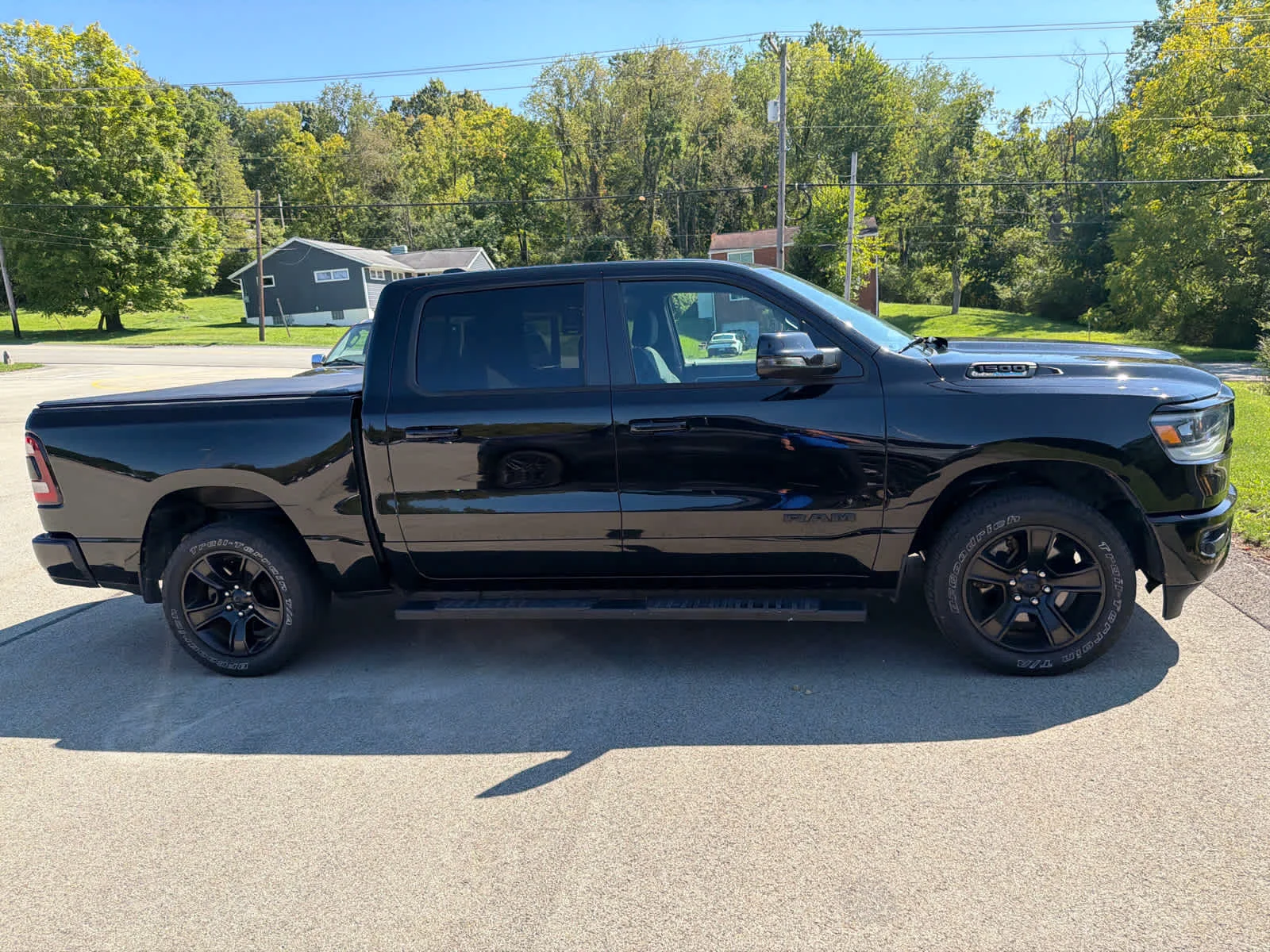 Used 2023 Diamond Black Crystal Pearlcoat Ram Big Horn image 4