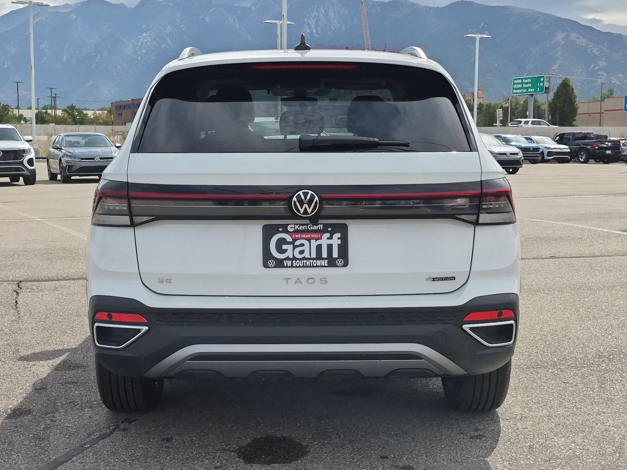 New 2026 Pure White Volkswagen SE image 4