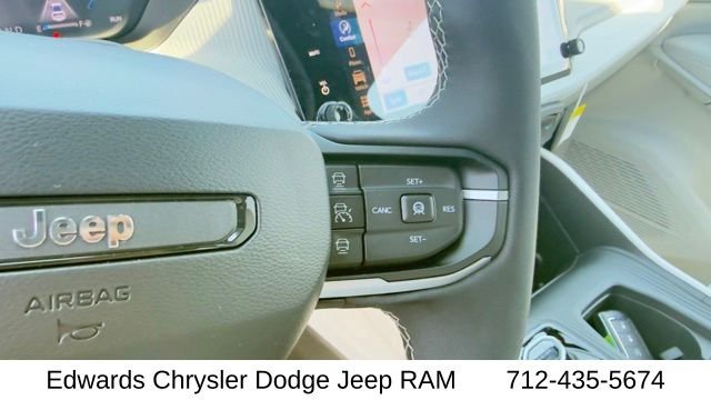 New 2026 Diamond Black Crystal Pearlcoat Jeep Laredo image 20
