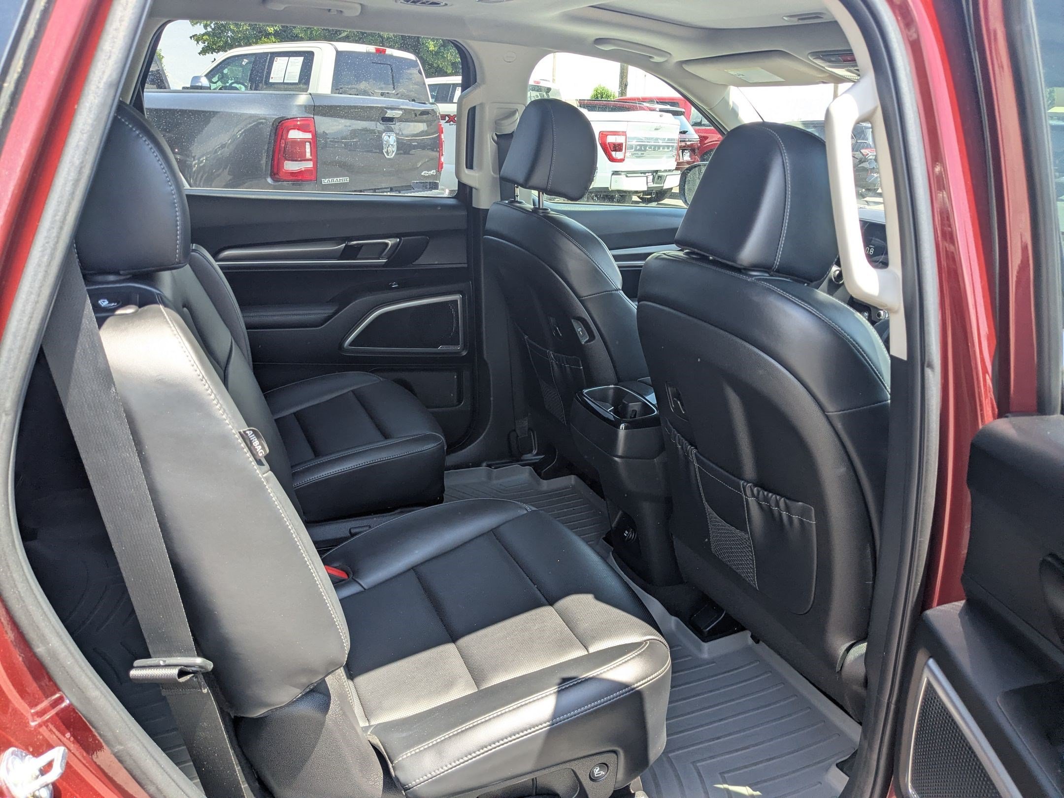 Used 2024 Dawning Red Kia S image 30