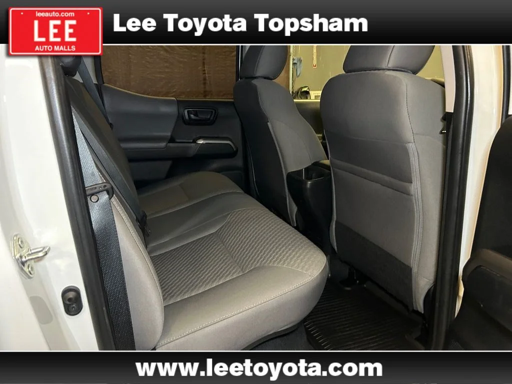 Used 2022 White Toyota SR5 image 17