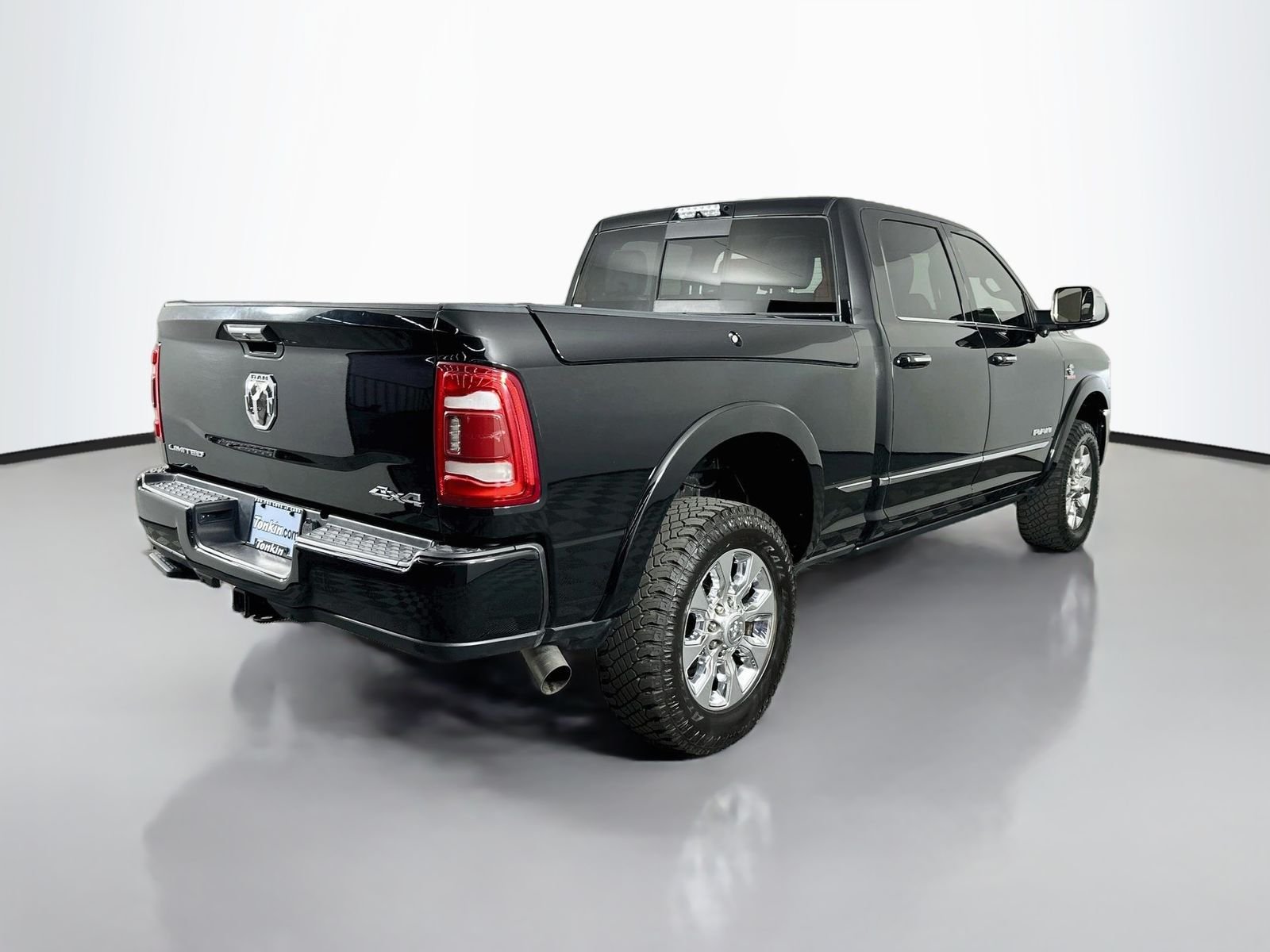 Used 2019 Diamond Black Crystal Pearlcoat Ram Limited image 6