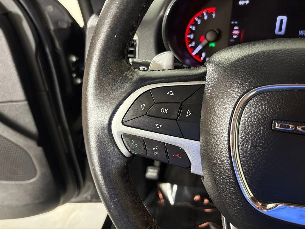 Used 2015 Black Dodge SXT image 21