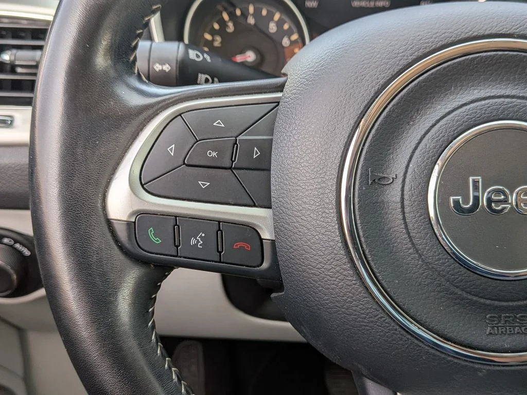 Used 2019 Blue Jeep Latitude image 23
