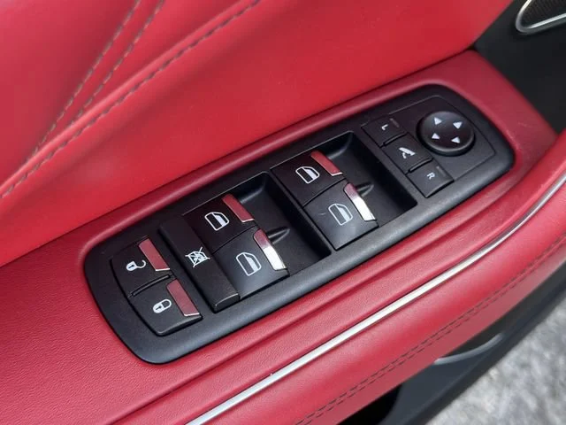 Used 2019 White Maserati S GranLusso image 25