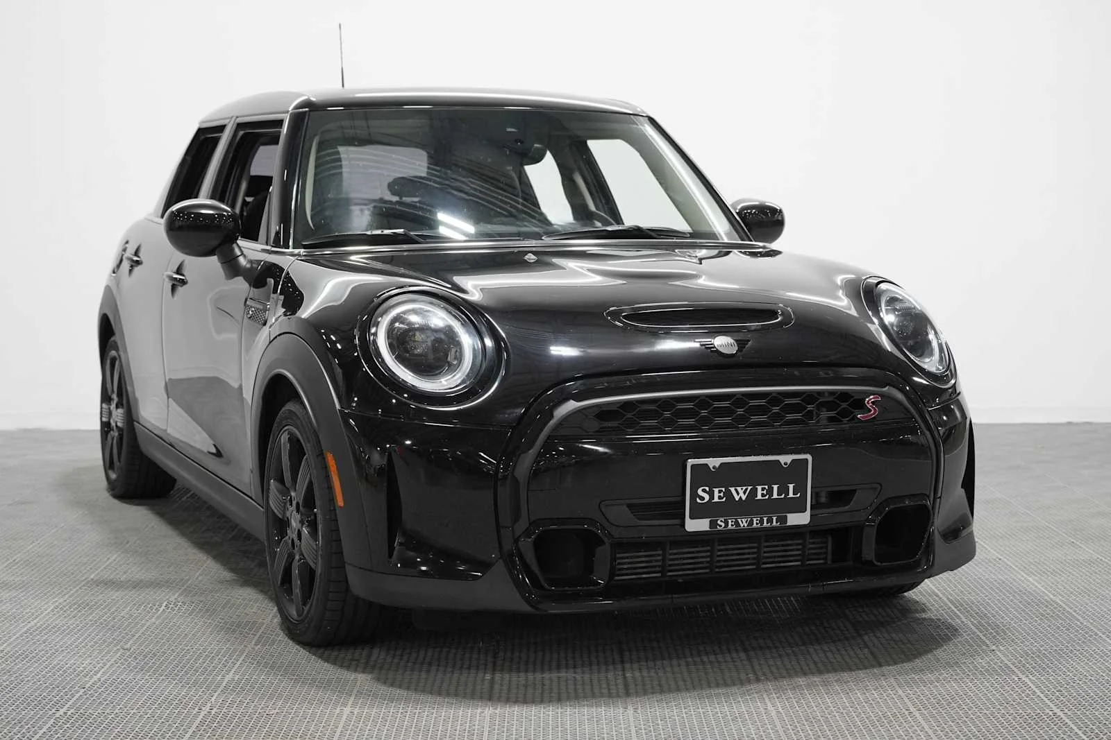 Used 2022 Midnight Black Metallic MINI Cooper S image 3